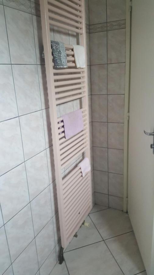 Le Repaire Du Deux Roues Lägenhet Saint-Sauveur  Exteriör bild